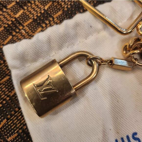 Louis Vuitton Upcycled Lock & Miniature Leopard Fur Book Bag Charm - Picture 4 of 8